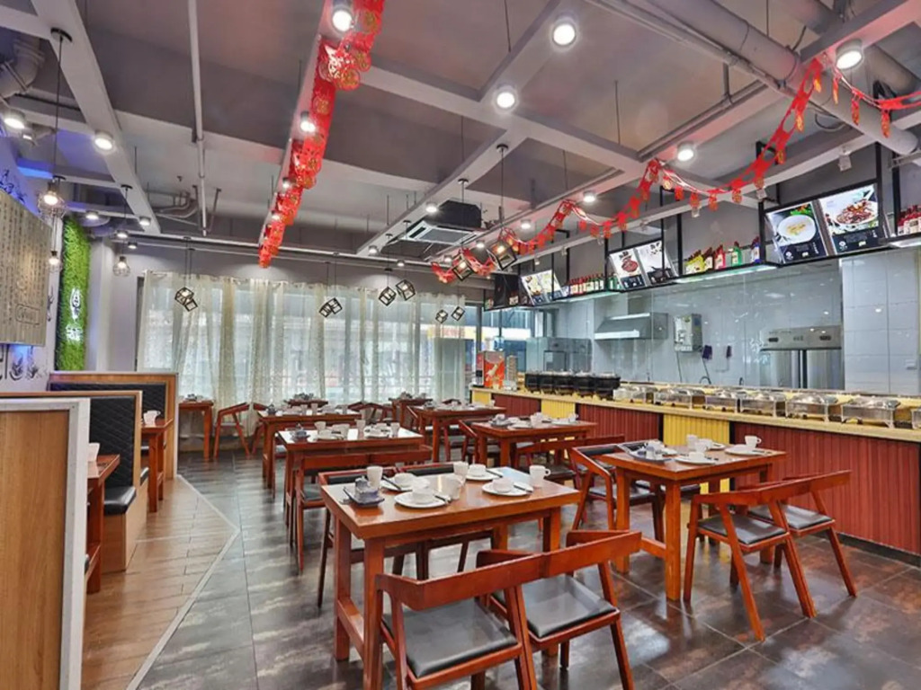 Харбин: Vienna Hotel (Harbin High-speed Railway Wanda Plaza)