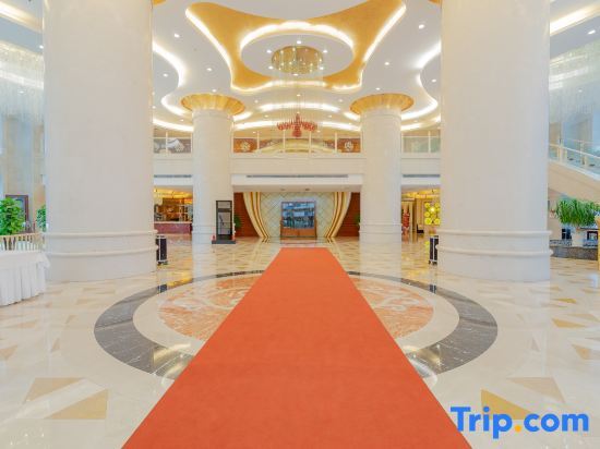 Синъи: Crown Hotel