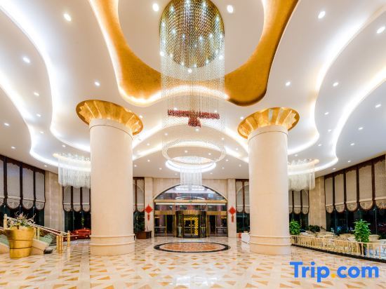 Синъи: Crown Hotel