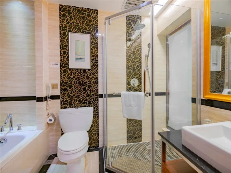 Синъи: Crown Hotel