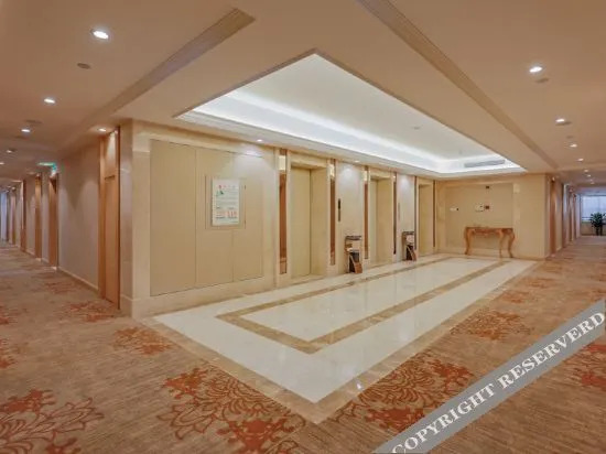 Чанша: Vienna International Hotel (Changsha South High-speed Railway Station Sports New City)