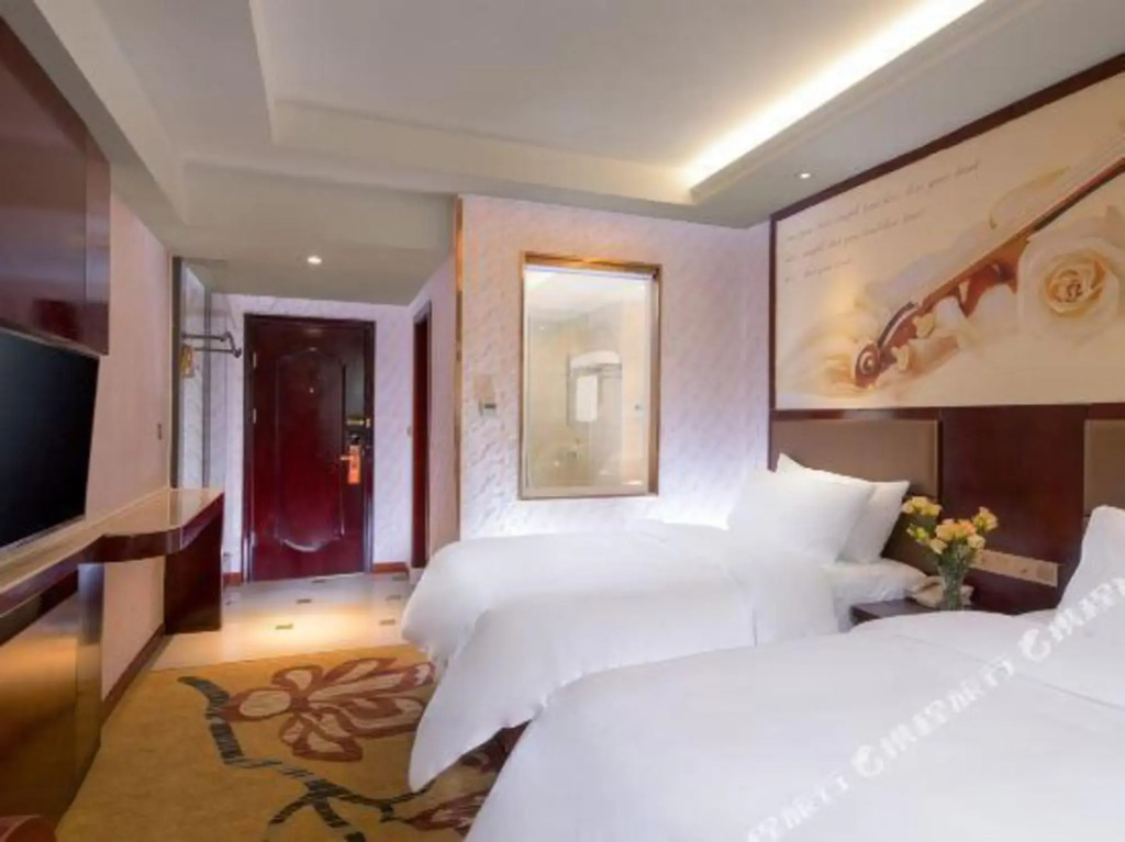 Фошань: Vienna Classic Hotel (Shatou)