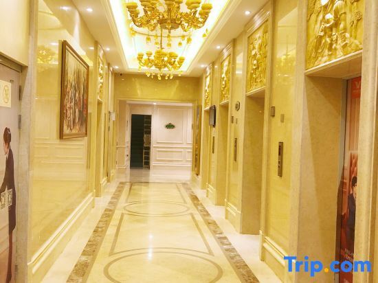 Чанша: Vienna Hotel(Changsha High Speed Rail West Station Jinqiao International Branch)