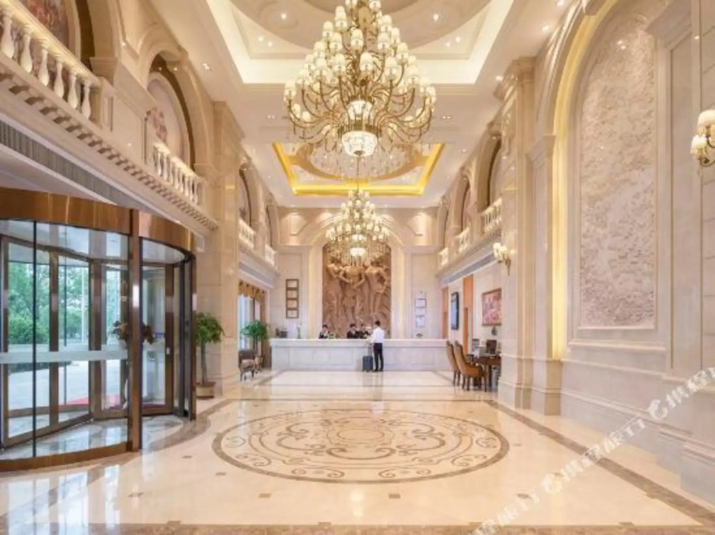 Цанчжоу: Vienna International Hotel (Cangzhou Hongyu Building High-speed Railway Station)