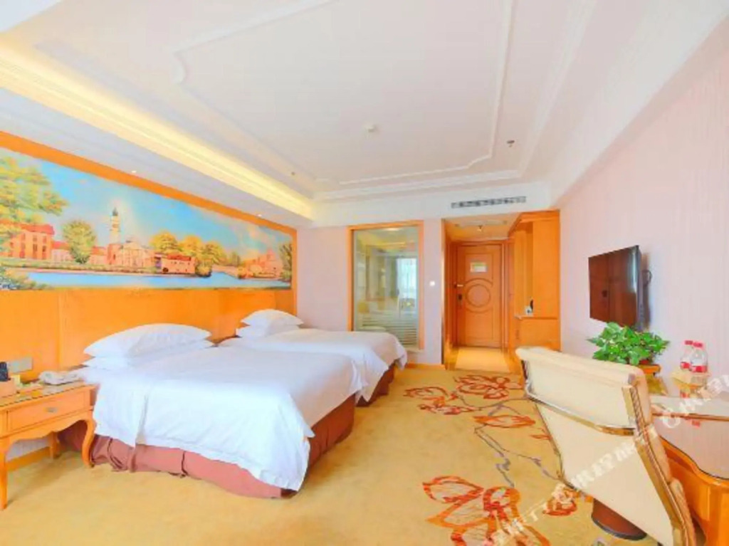 Цанчжоу: Vienna International Hotel (Cangzhou Hongyu Building High-speed Railway Station)