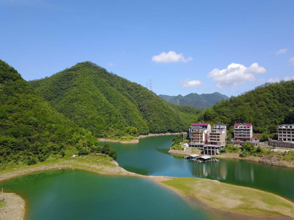 Ханчжоу: The Lake View Deyishe Resort in Thousand Island Lake