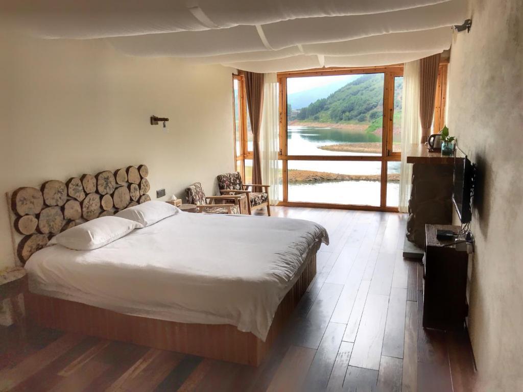 Ханчжоу: The Lake View Deyishe Resort in Thousand Island Lake
