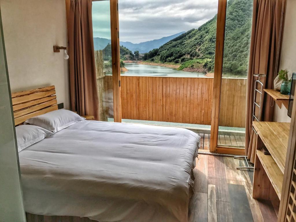 Ханчжоу: The Lake View Deyishe Resort in Thousand Island Lake