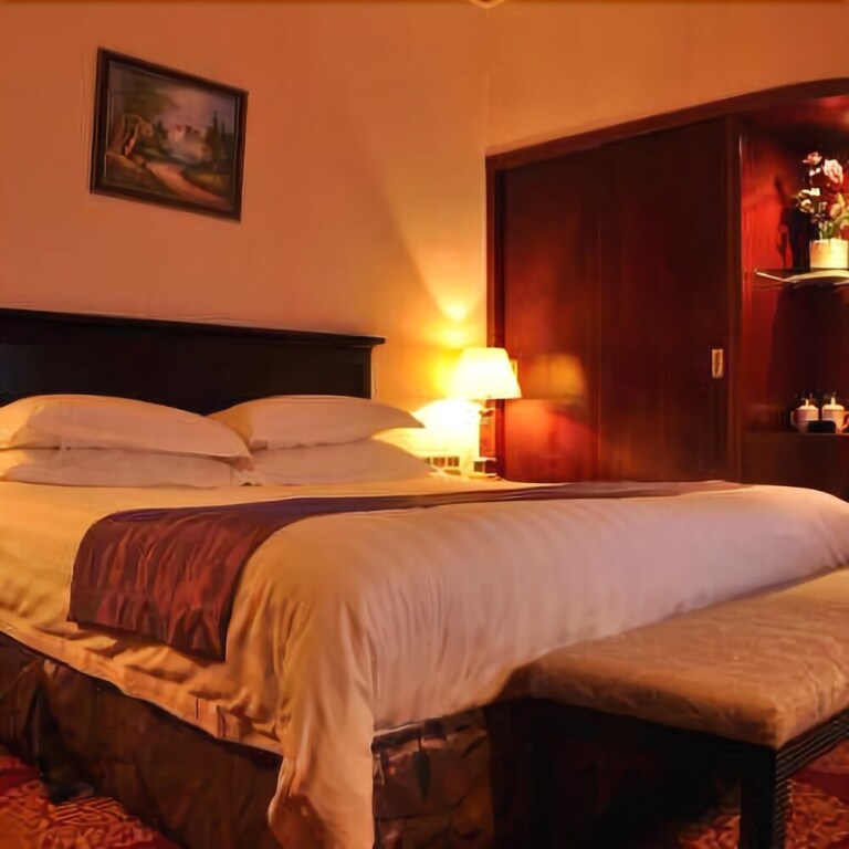 Линжи: Shang Ba La Hotel