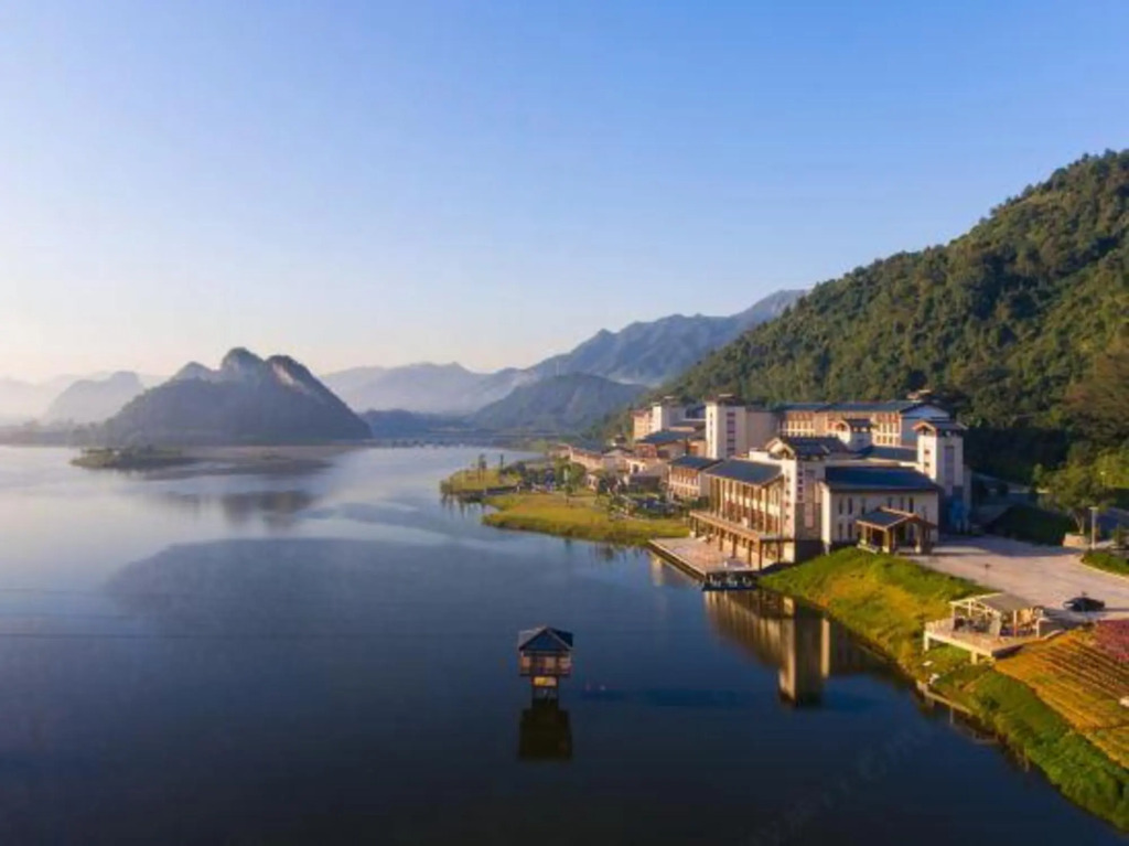 Цзиньюань: BJG Swan Lake Hot Spring Hotel