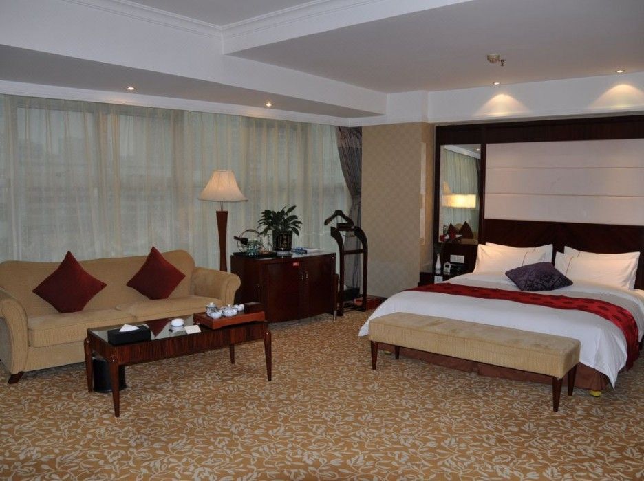 Шаогуань: Yishan Business Hotel