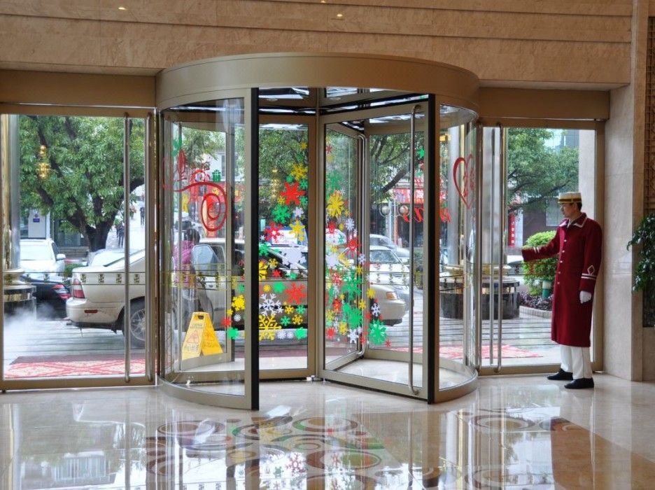Шаогуань: Yishan Business Hotel