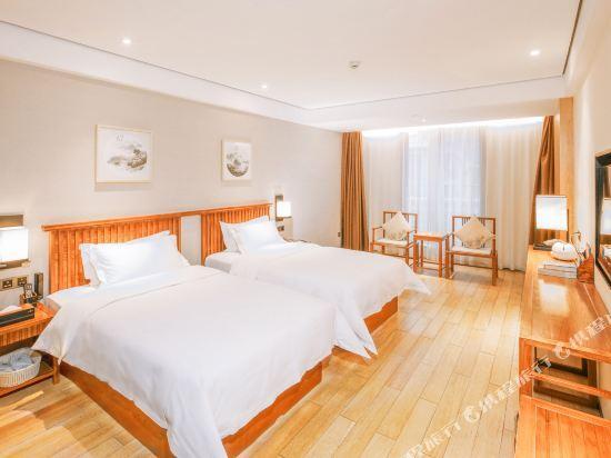 Чжэнчжоу: The Serene House (Zhengzhou CBD Convention & Exhibition Center Weilai North Road)