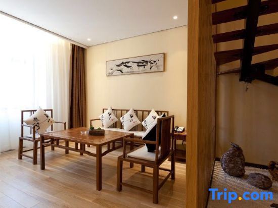 Чжэнчжоу: The Serene House (Zhengzhou CBD Convention & Exhibition Center Weilai North Road)