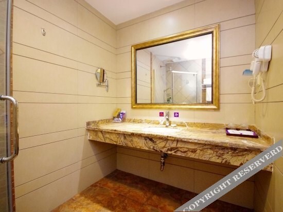 Ибинь: Yueliang Bandao Business Hotel