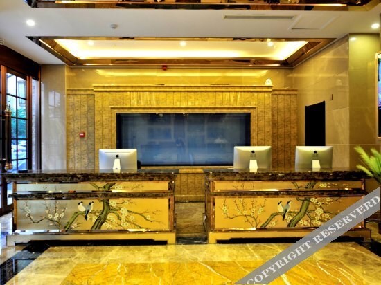 Вэйфан: Crystal Holiday Theme Hotel
