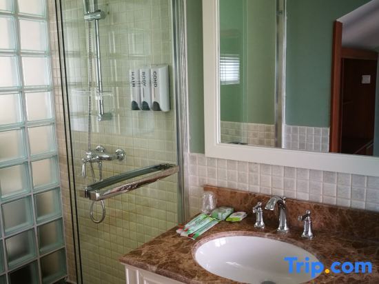 Ваньнин: Happy Time Youth's Party Resort Hotel