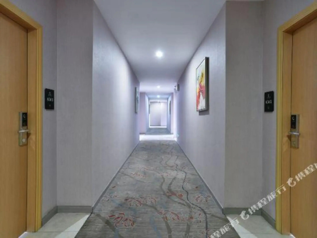 Янгиианг: HUIFENGHOTEL