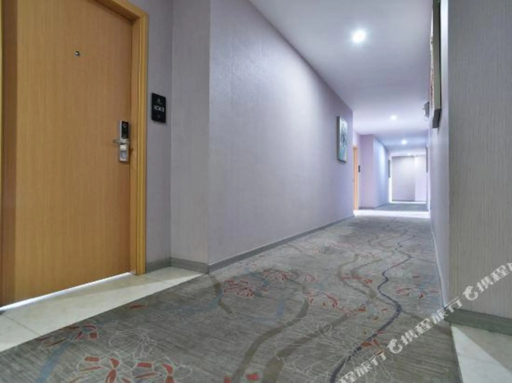 Янгиианг: HUIFENGHOTEL
