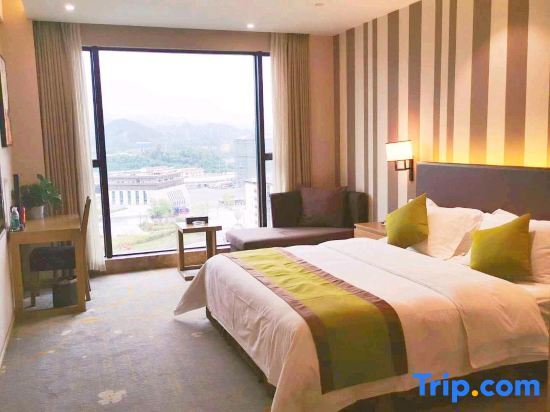 Чунцин: Yun Hu International Hotel (Chongqing South High-speed Railway Station Liangping)