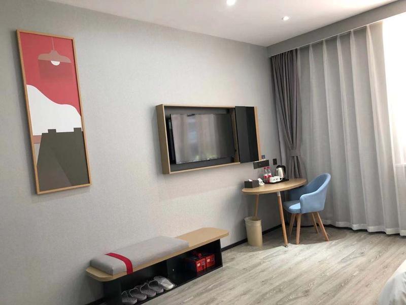 Эчжоу: Thank Inn Hubei Ezhou Echeng District High-speed Railway Station