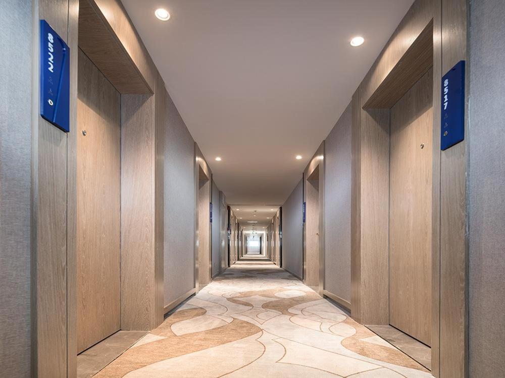 Наньнин: Kyriad Hotel Nanning Shishan Park