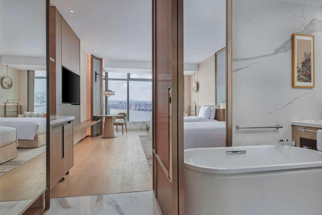 Чанша: Hilton Changsha Riverside
