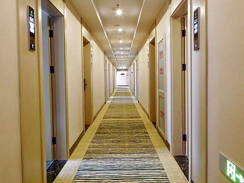 Таншань: Green Tree Inn Hebei Tangshan Normal University
