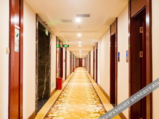Цзюцюань: Qiyun Hotel