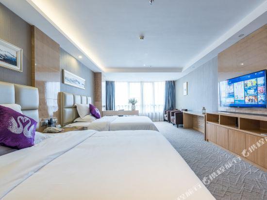 Дуюн: Count Millennium Hotel
