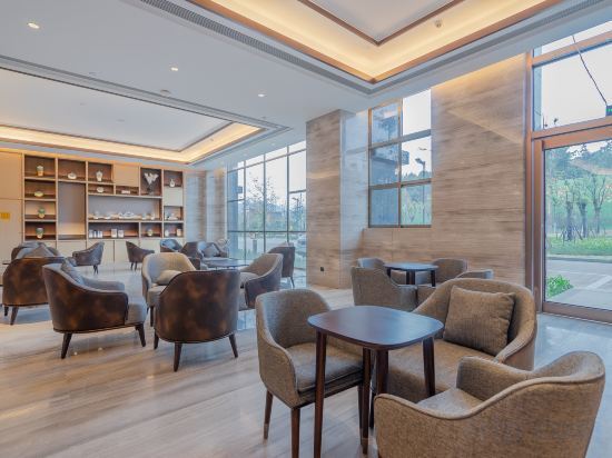 Цзуньи: Millennium Hotel Zunyi