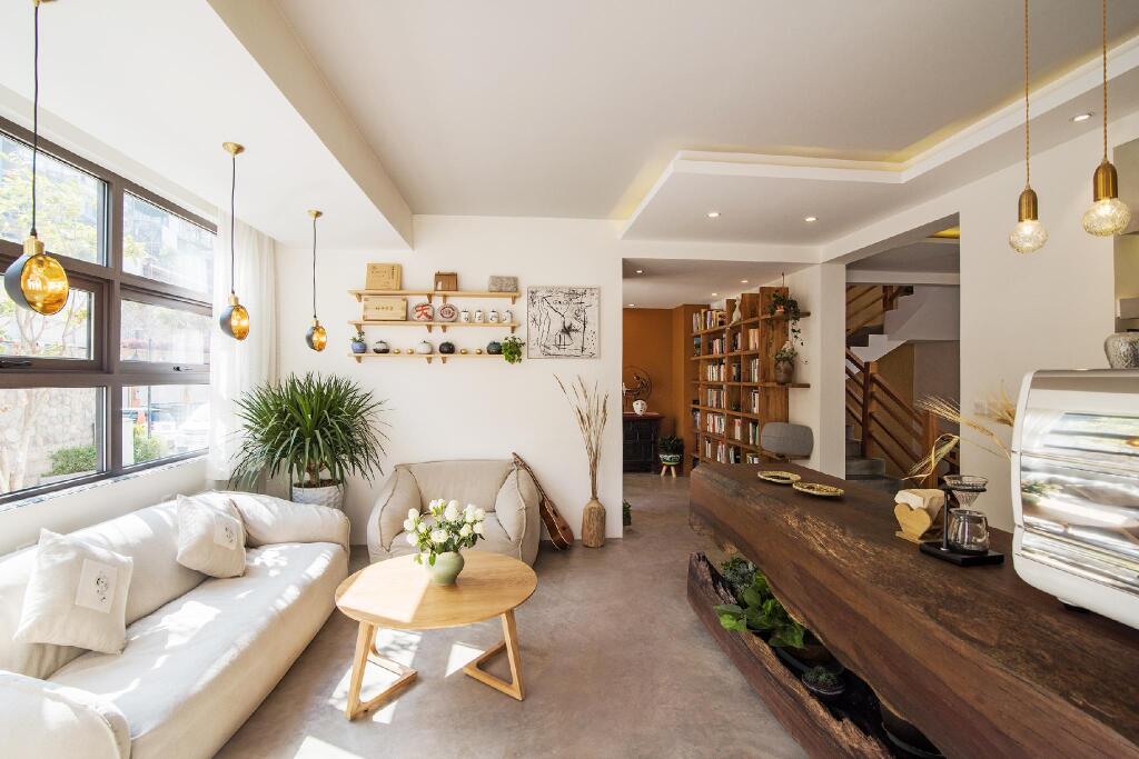 Дали: Yuanshanqing Stone Hill Seaview Guesthouse