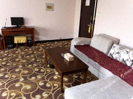 Таншань: Super 8 Hotel (Tangshan Fengnan Wenhua Square)