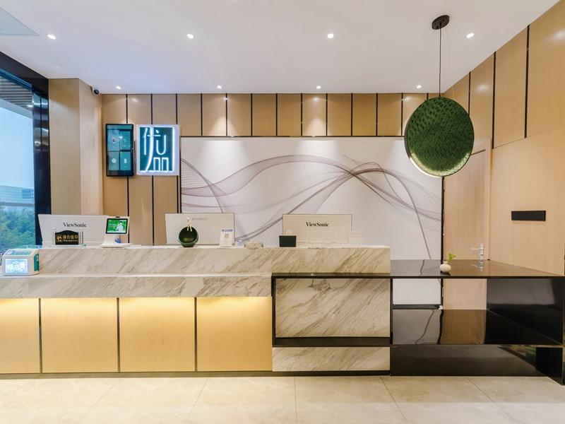 Чжэнчжоу: UP AND IN Hotel Henan Zhengzhou Guancheng District East High-speed Railway Station West Square