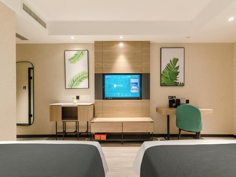 Чжэнчжоу: UP AND IN Hotel Henan Zhengzhou Guancheng District East High-speed Railway Station West Square