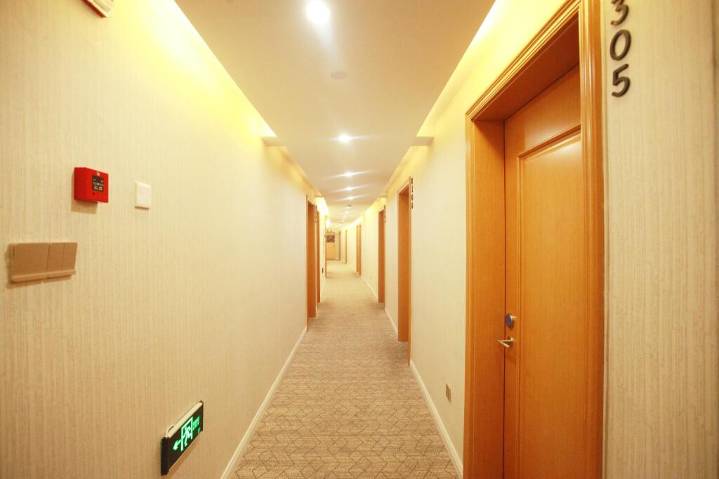 carousel image 0
