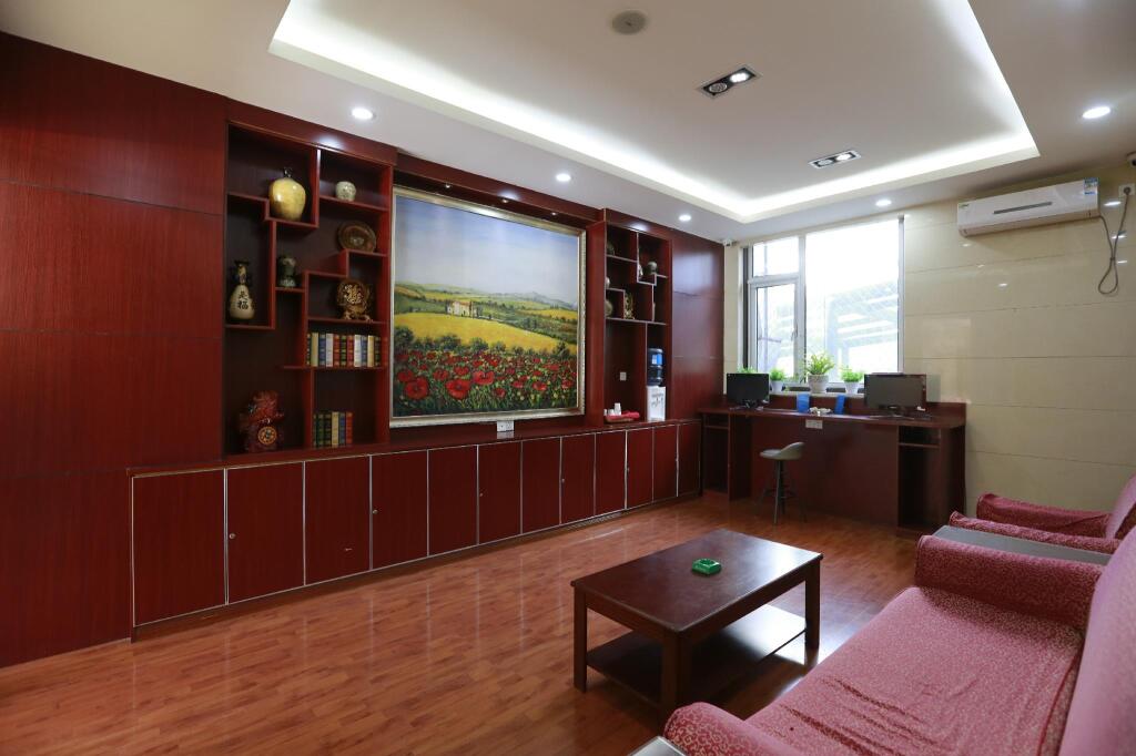 Чжанцзякоу: Hanting Hotel Zhangjiakou Hongqilou