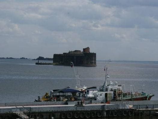 Кронштадт: Fort Konstantine