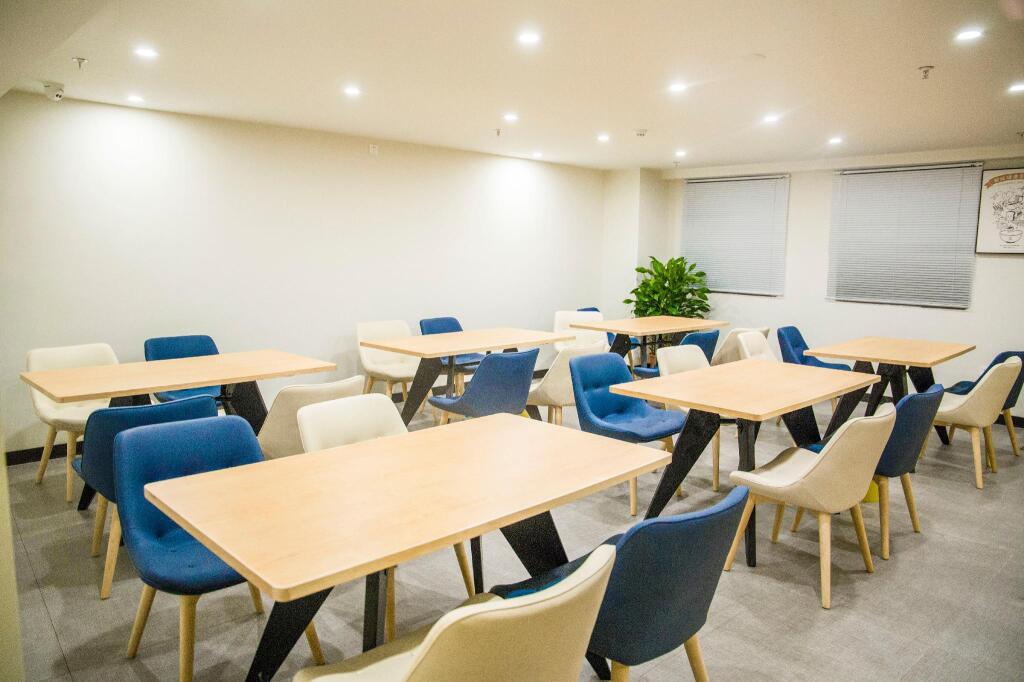 Цзинхун: Hanting Hotel Xishuangbanna Gaozhuang Xishuangjing
