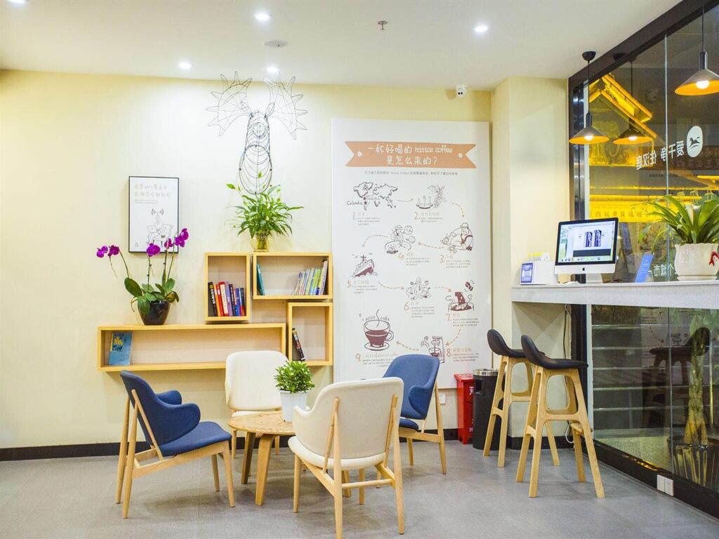 Цзинхун: Hanting Hotel Xishuangbanna Gaozhuang Xishuangjing