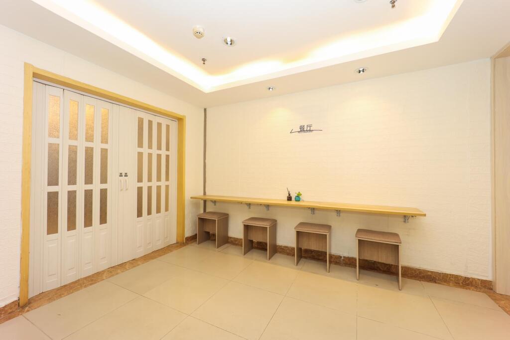 Уху: Elan Inn Jingpin Wuhu Economic Development Zone Baixian Plaza Bo'erka