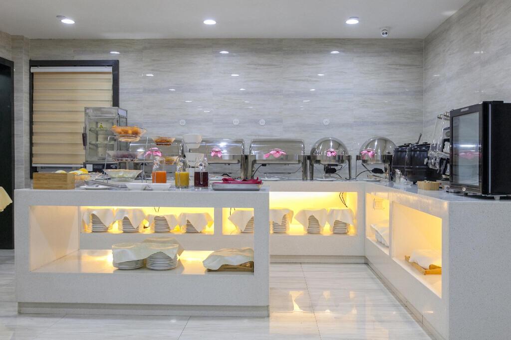Ухань: Ji Hotel Wuhan Wuchang Zhongnan Road