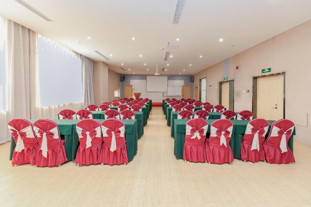 Чжэнчжоу: Ji Hotel Zhengzhou International Convention Centre Zhongzhou Avenue