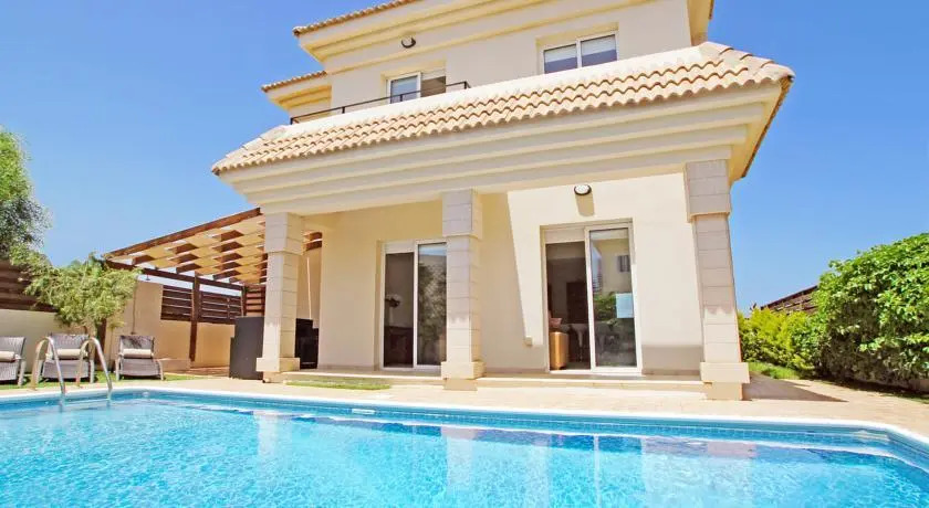 Паралимни: Villa Nana