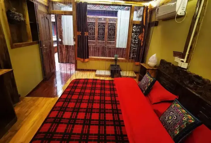 Шангри-Ла: Shangri-La King Gesar Guesthouse