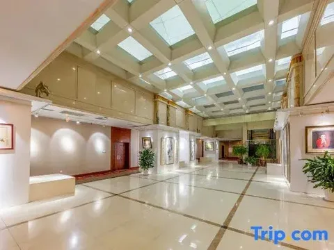 Линьи: News Rezen Hotel