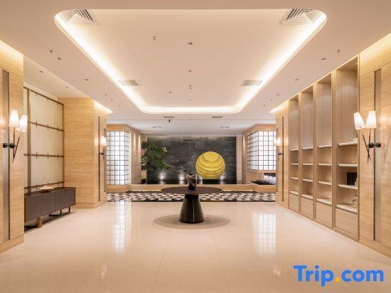 Линьи: News Rezen Hotel