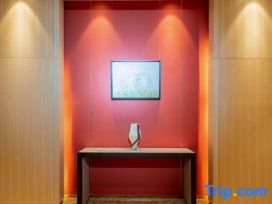Линьи: News Rezen Hotel