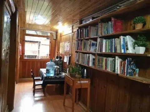 Чжаосин: Wang Jiang Lou Hostel