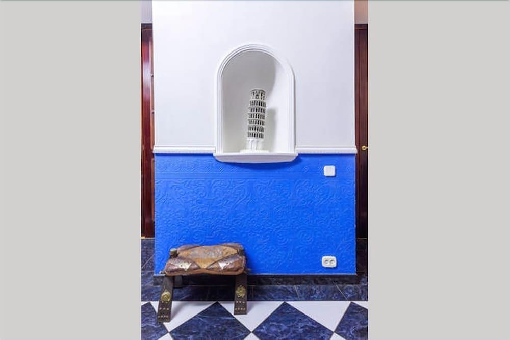Санкт-Петербург: March Hare Hostel
